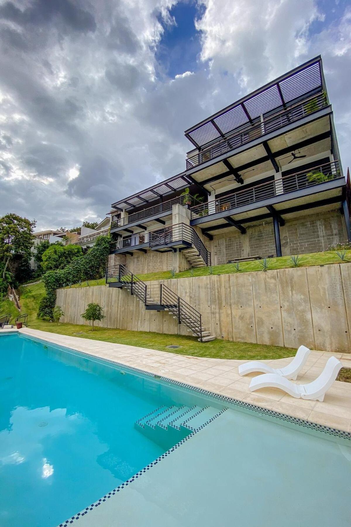 Open Space Concept That Allows For Multiple Places To Hang Out Apartment San Salvador